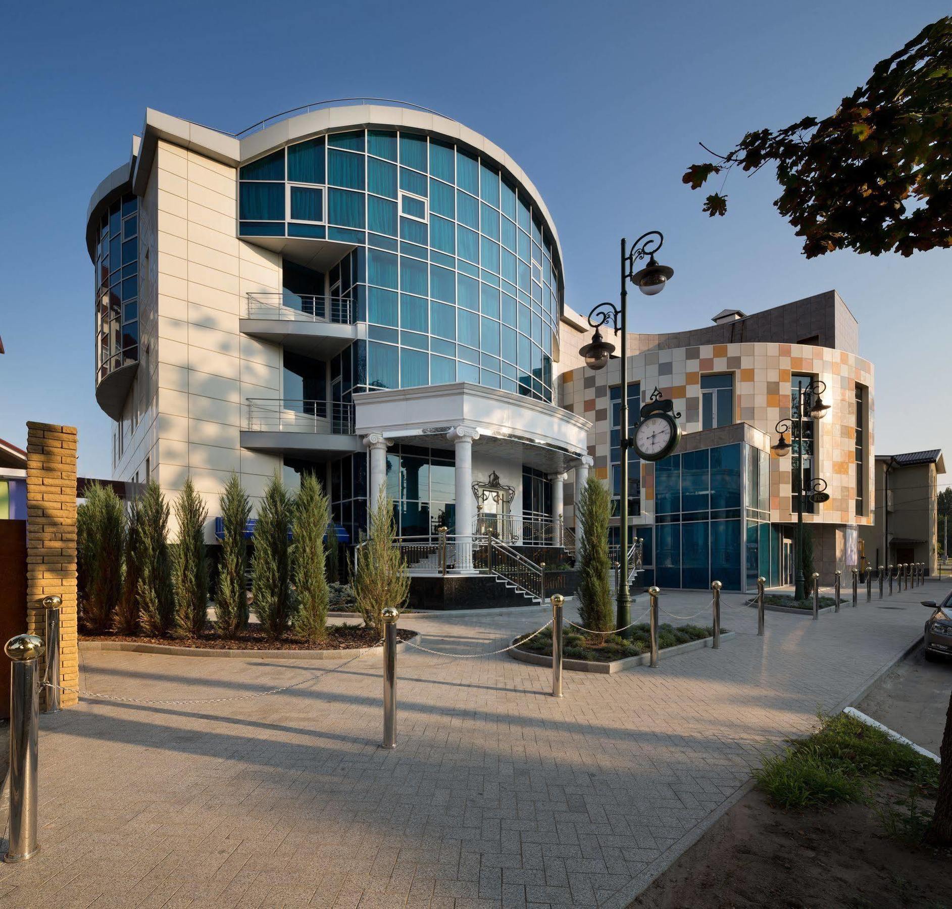 חארקיב Iris Art Hotel מראה חיצוני תמונה