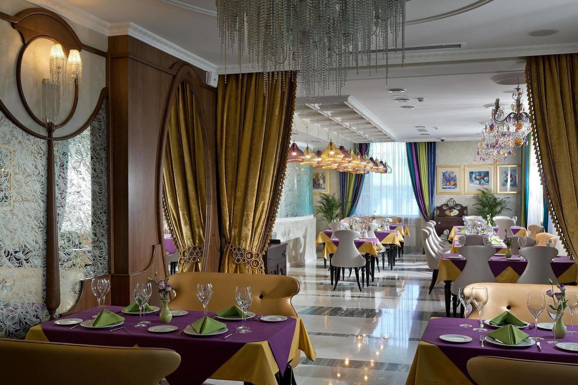 חארקיב Iris Art Hotel מראה חיצוני תמונה