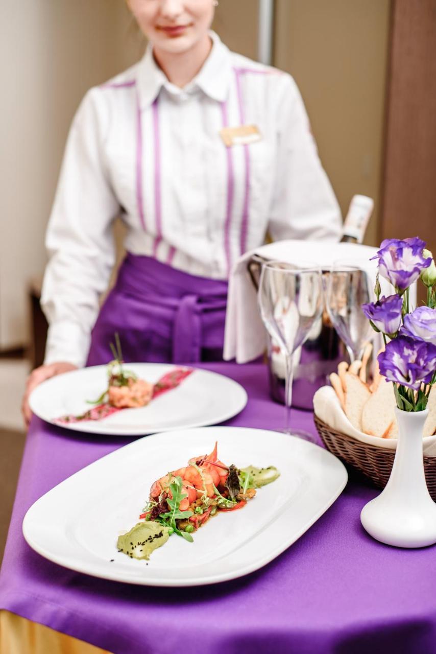 חארקיב Iris Art Hotel מראה חיצוני תמונה
