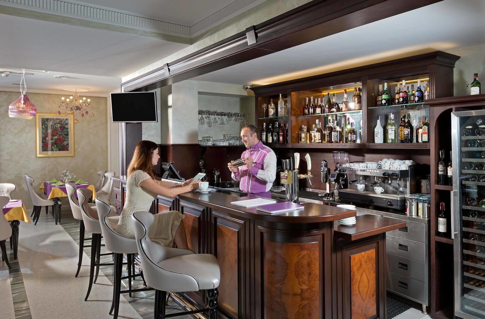 חארקיב Iris Art Hotel מראה חיצוני תמונה