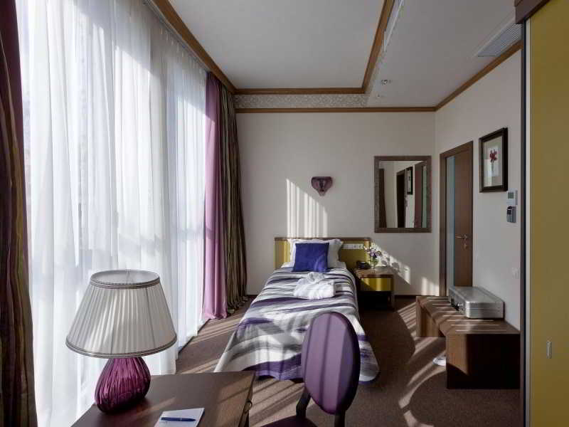 חארקיב Iris Art Hotel מראה חיצוני תמונה